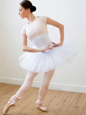 jeune danseuse ballerine en tutu plateau et pointes classique Stock Photo