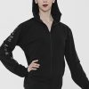 Modèle posant pour la marque Wear Moi