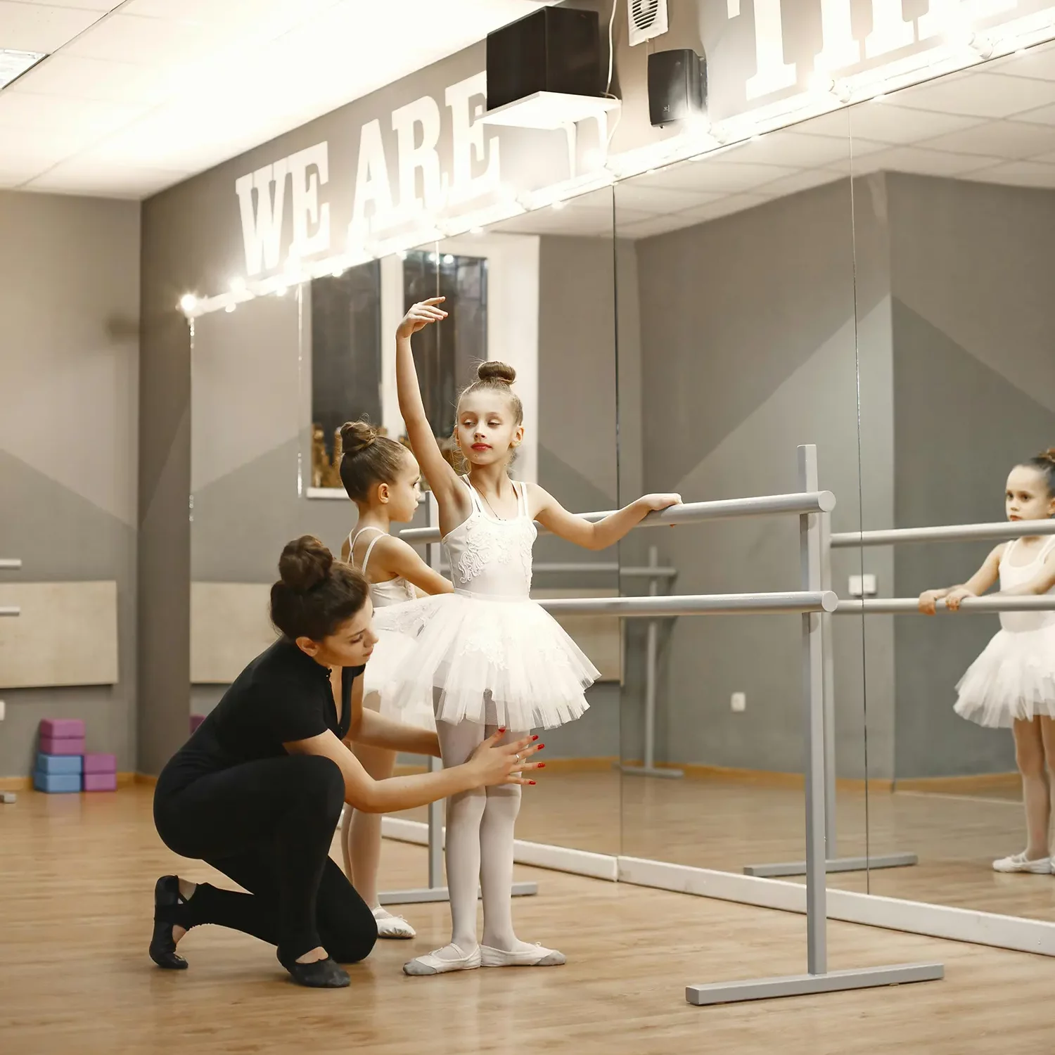 cours-danse-classique-danseur-professionnel Cours de danse classique pour enfant.