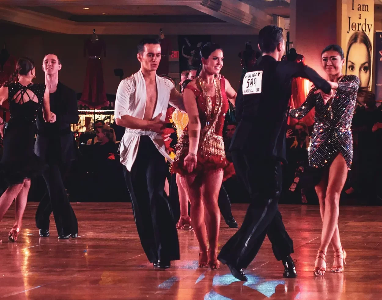 danseur-professionnel-compétition Compétition de danses latines avec des danseurs professionnels