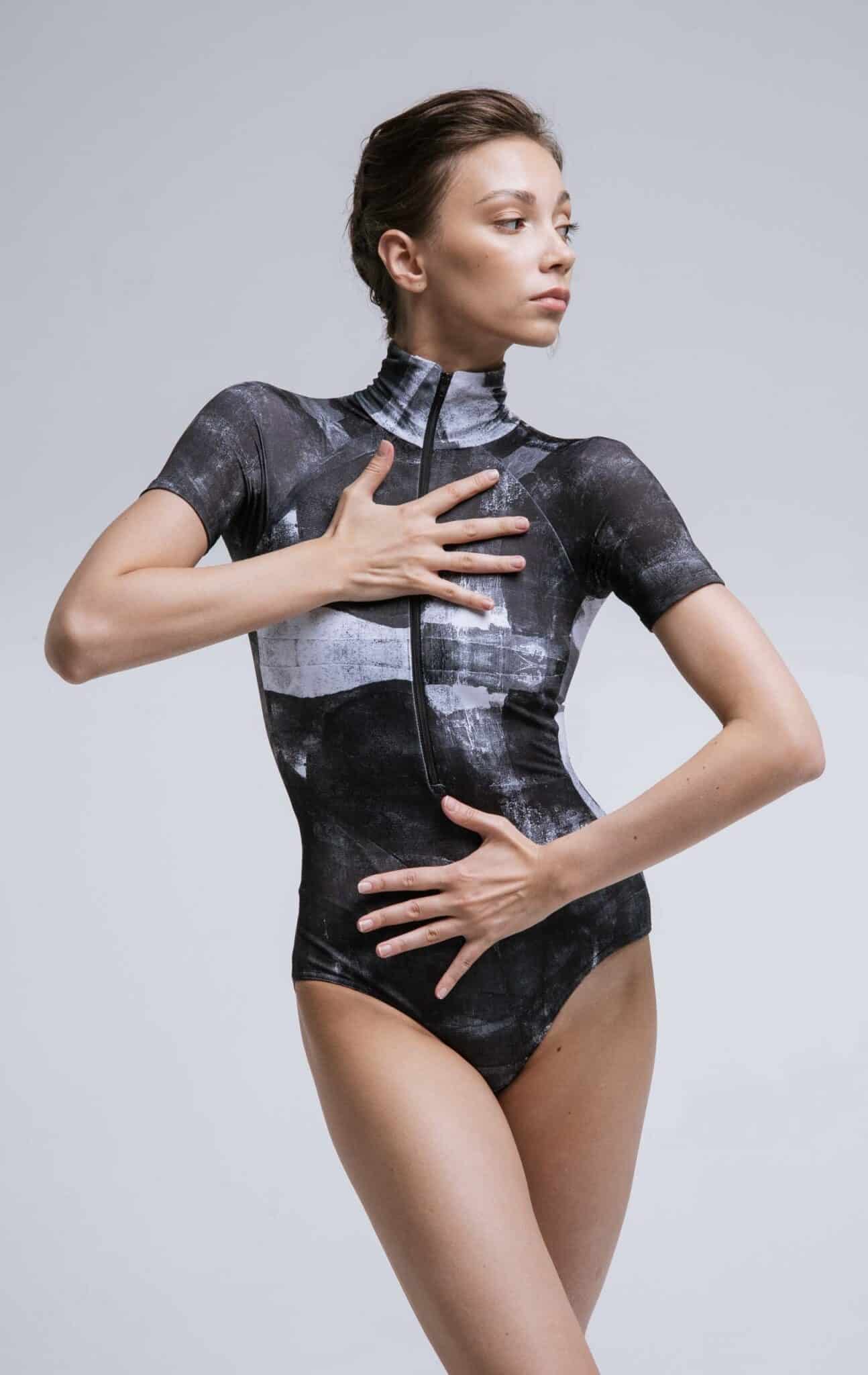 Zidans Zipped Short Sleeve Asphalt Leotard